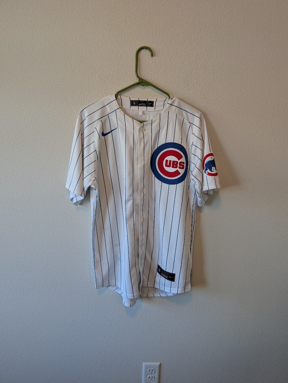 Nike Men’s Chocago Cubs White Pinstripe Baseball Jersey SZ SM